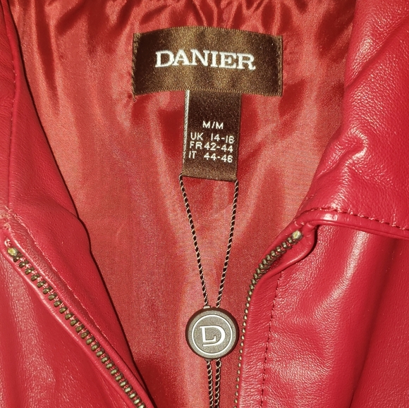 Danier leather jacket - Picture 2 of 5